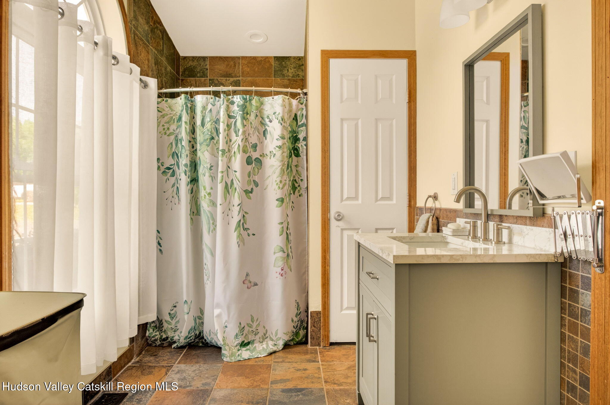 60 Travis Place Athens, NY 12015 - Photo 24 of 35 1 bathroom 1 (2)