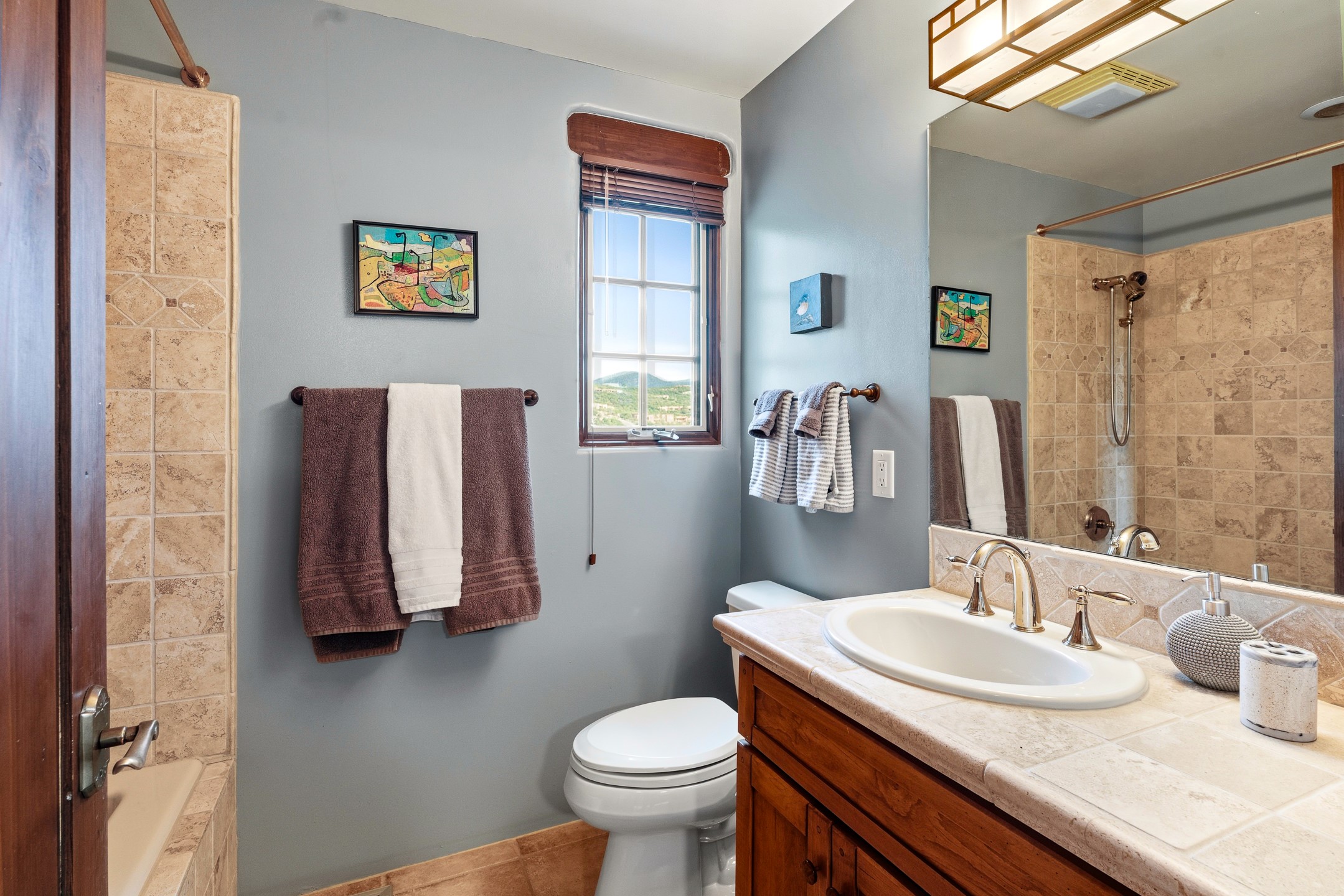 148 Barranca Road Santa Fe, NM 87501 - Photo 60 of 86 En suite bath