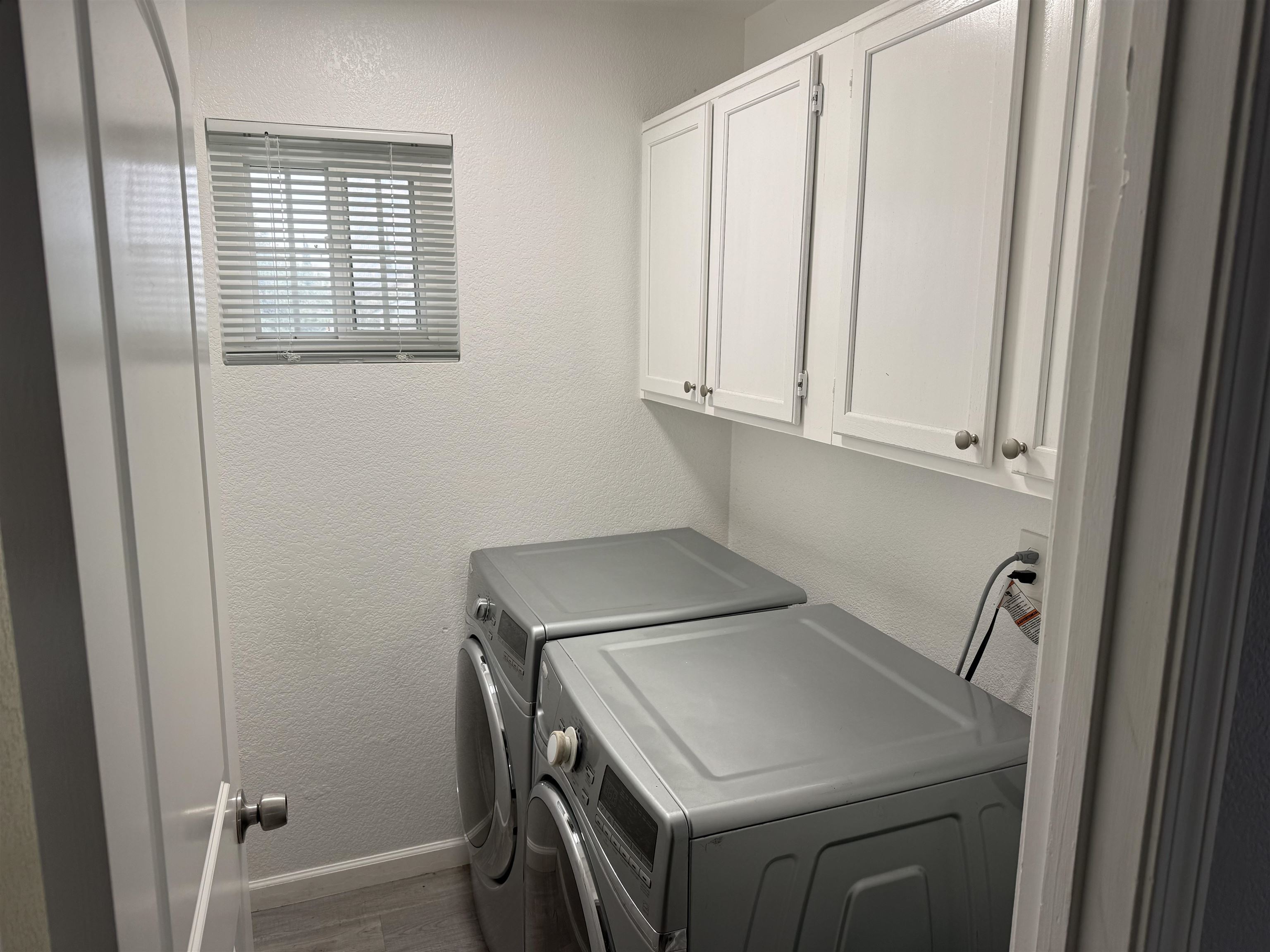 380 West Ruby Street Oakley, CA 94561 - Photo 15 of 18 a utility room with dryer and washer