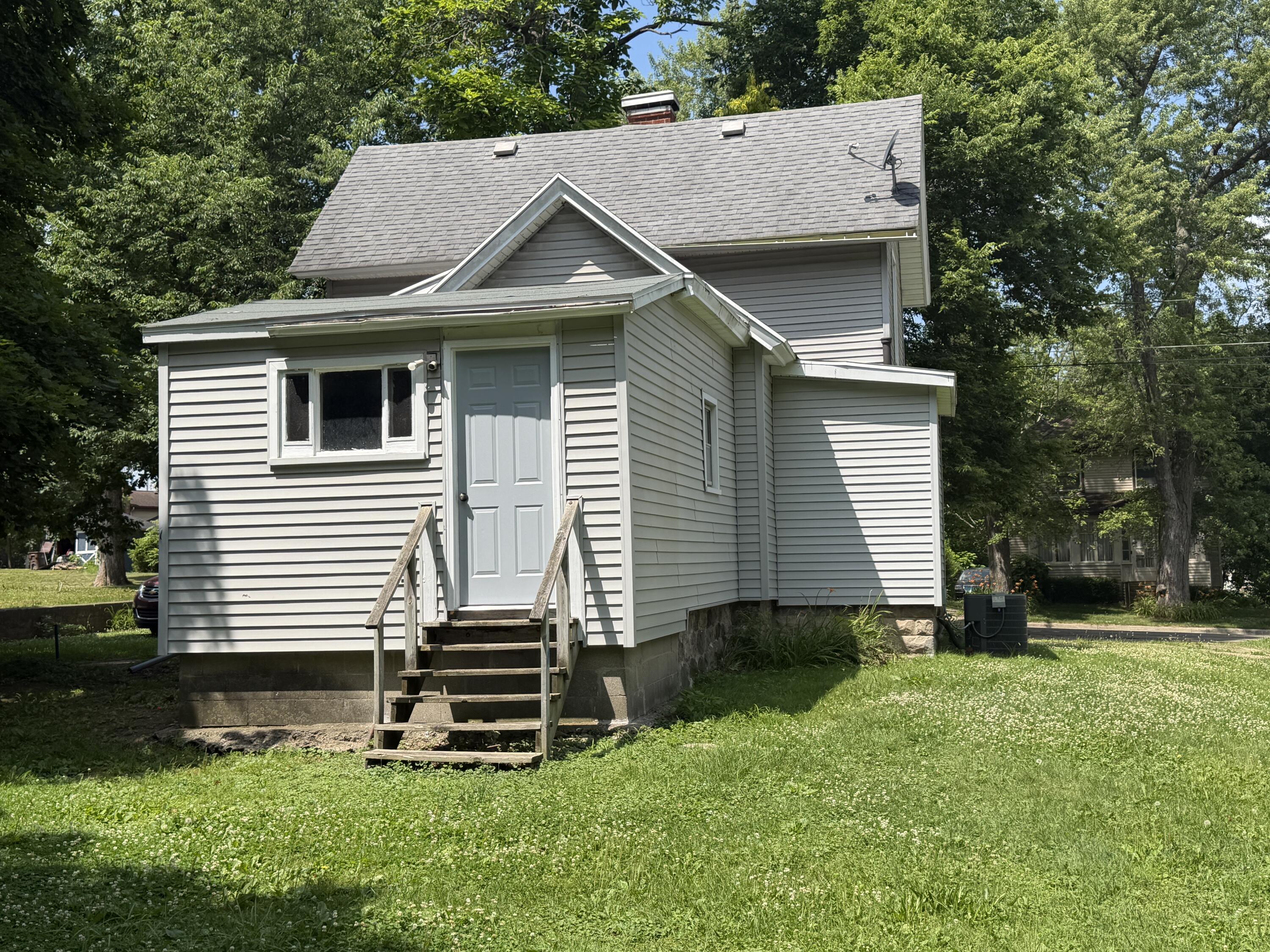 814 North Clinton Street Albion, MI 49224 - Photo 43 of 48 IMG_6609