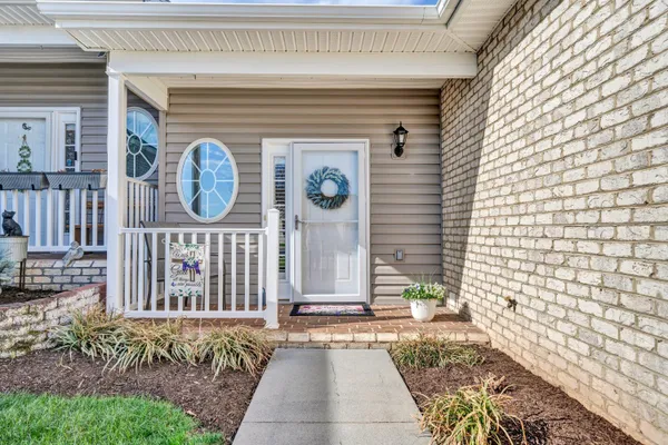 $359,900 | 6651 Stonelyn Cottage Court, Roanoke, VA 24019