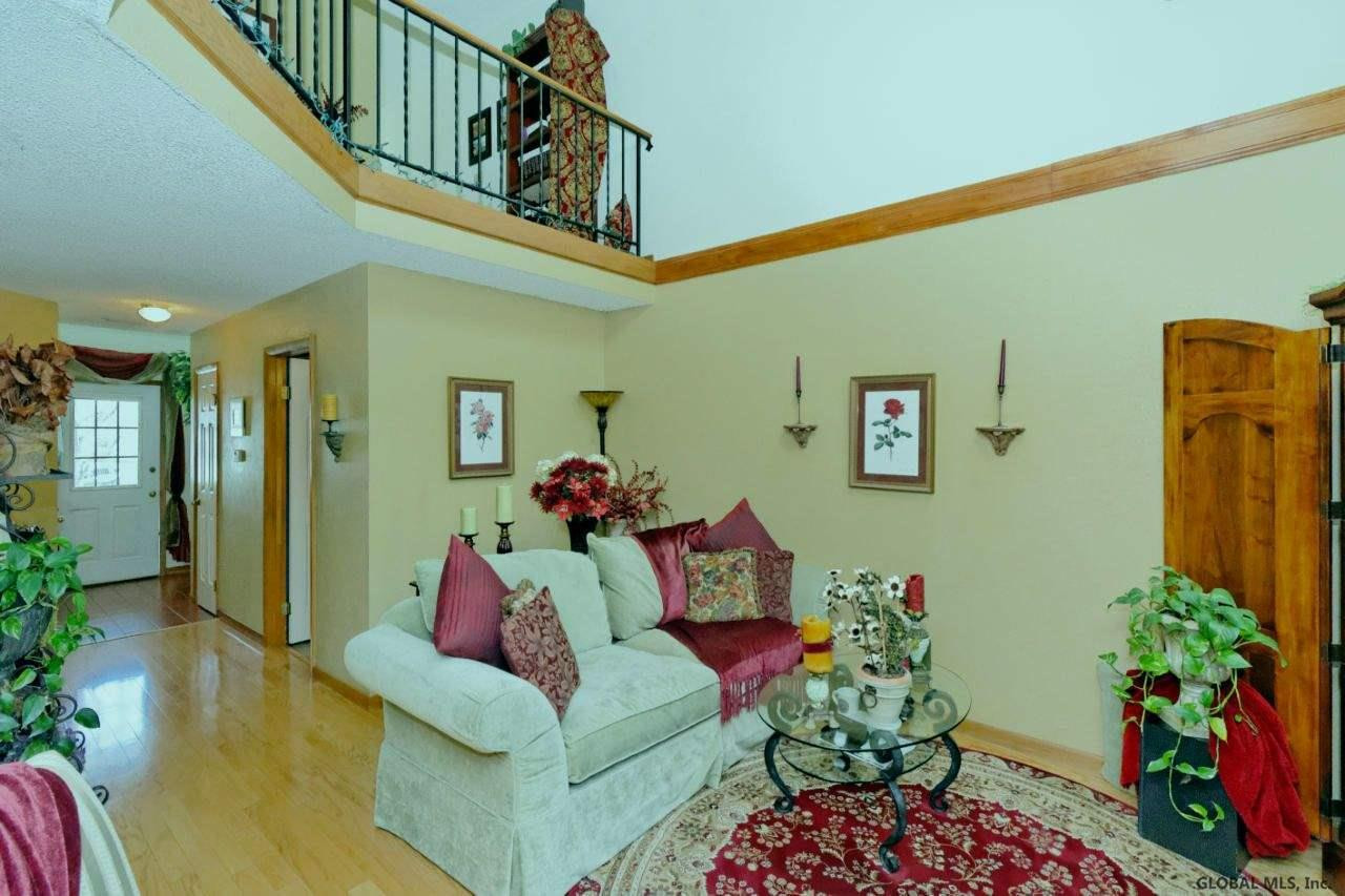 24 Justine Court Rensselaer, NY 12144 - Photo 6 of 28 Photo 6