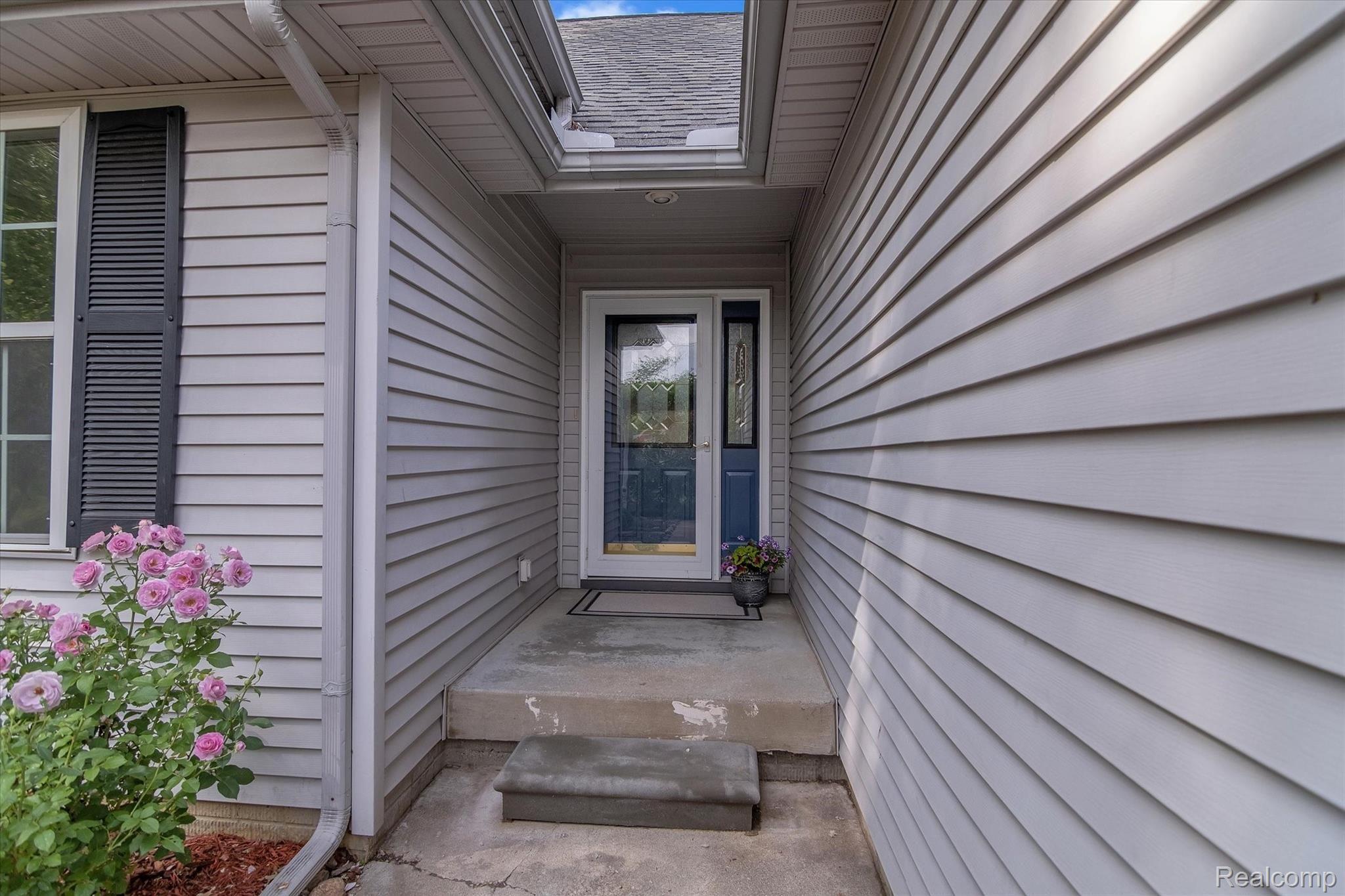 1454 North Long Lake Road Fenton, MI 48430 - Photo 5 of 44 05-1454 N Long Lake Rd-windowstill-realestate-photography-5.jpg