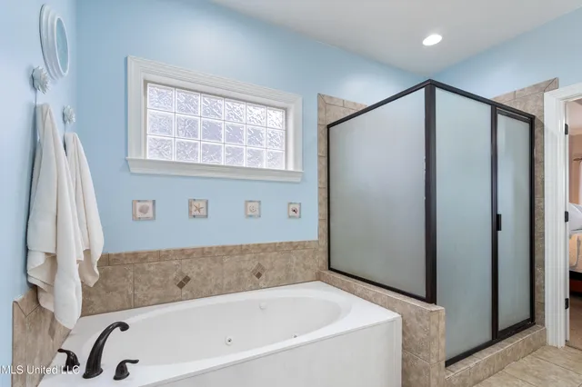 $449,900 | 6825 Hawks Crossing Drive West, Olive Branch, MS 38654