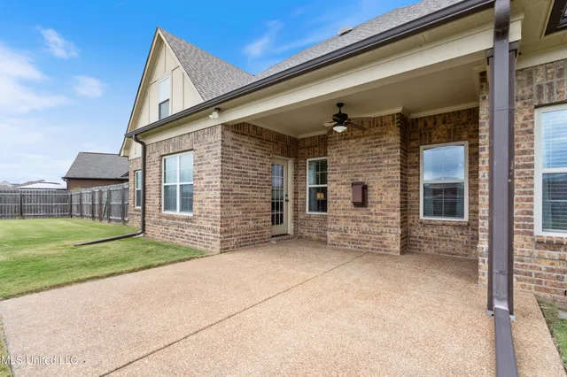 $449,900 | 6825 Hawks Crossing Drive West, Olive Branch, MS 38654