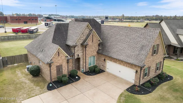 $449,900 | 6825 Hawks Crossing Drive West, Olive Branch, MS 38654