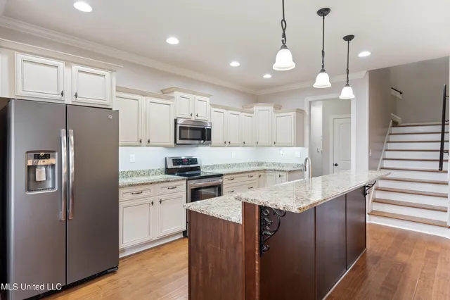 $449,900 | 6825 Hawks Crossing Drive West, Olive Branch, MS 38654