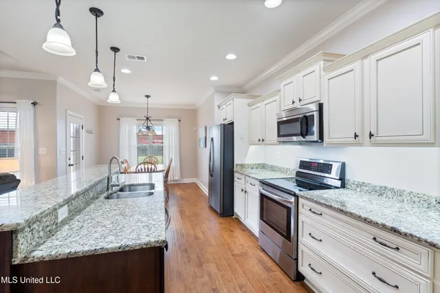 $449,900 | 6825 Hawks Crossing Drive West, Olive Branch, MS 38654