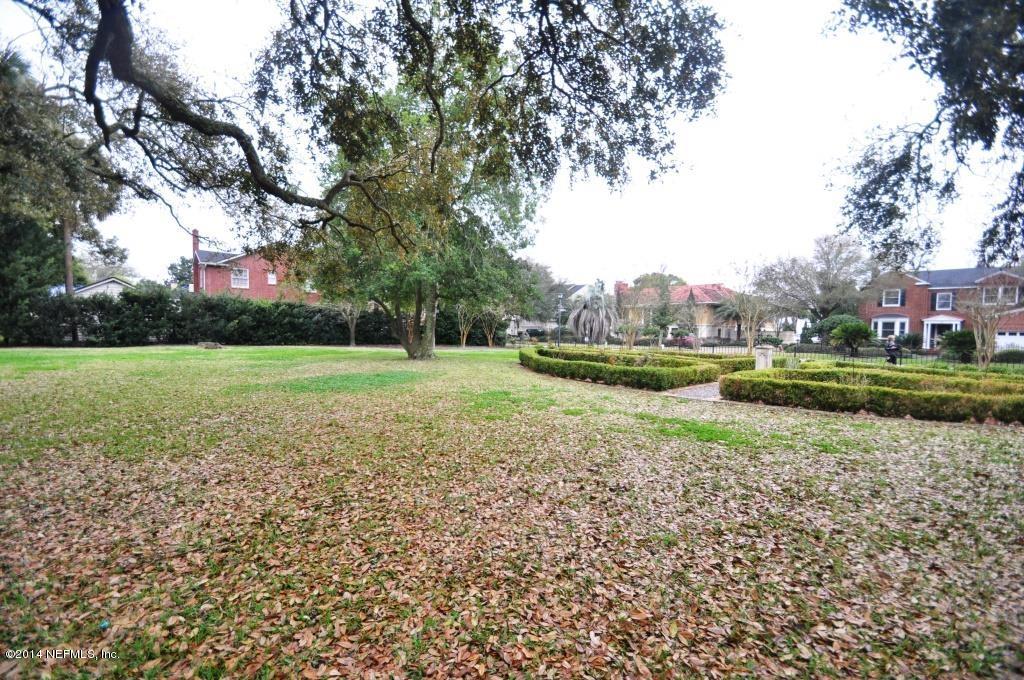 1855 River Road Jacksonville, FL 32207 - Photo 53 of 57 Rose garden & expansive green space!