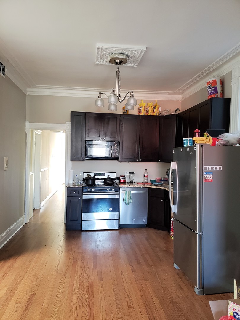 1319 West Taylor Street Chicago, IL 60607 - Photo 3 of 14