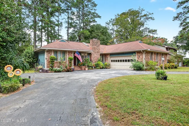 $320,000 | 105 Plantation Drive, New Bern, NC 28562