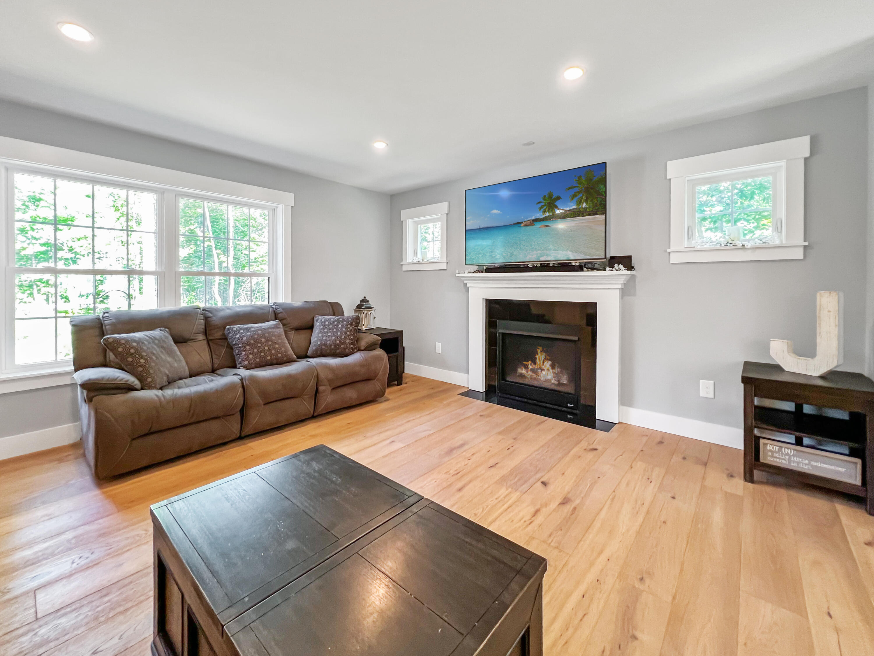 39 Newfield Road Freeport, ME 04032 - Photo 28 of 60 Living Room with Gas Fireplace