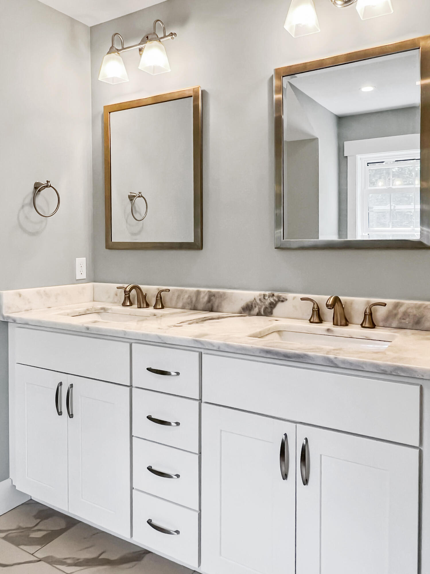 39 Newfield Road Freeport, ME 04032 - Photo 44 of 60 Double Vanity