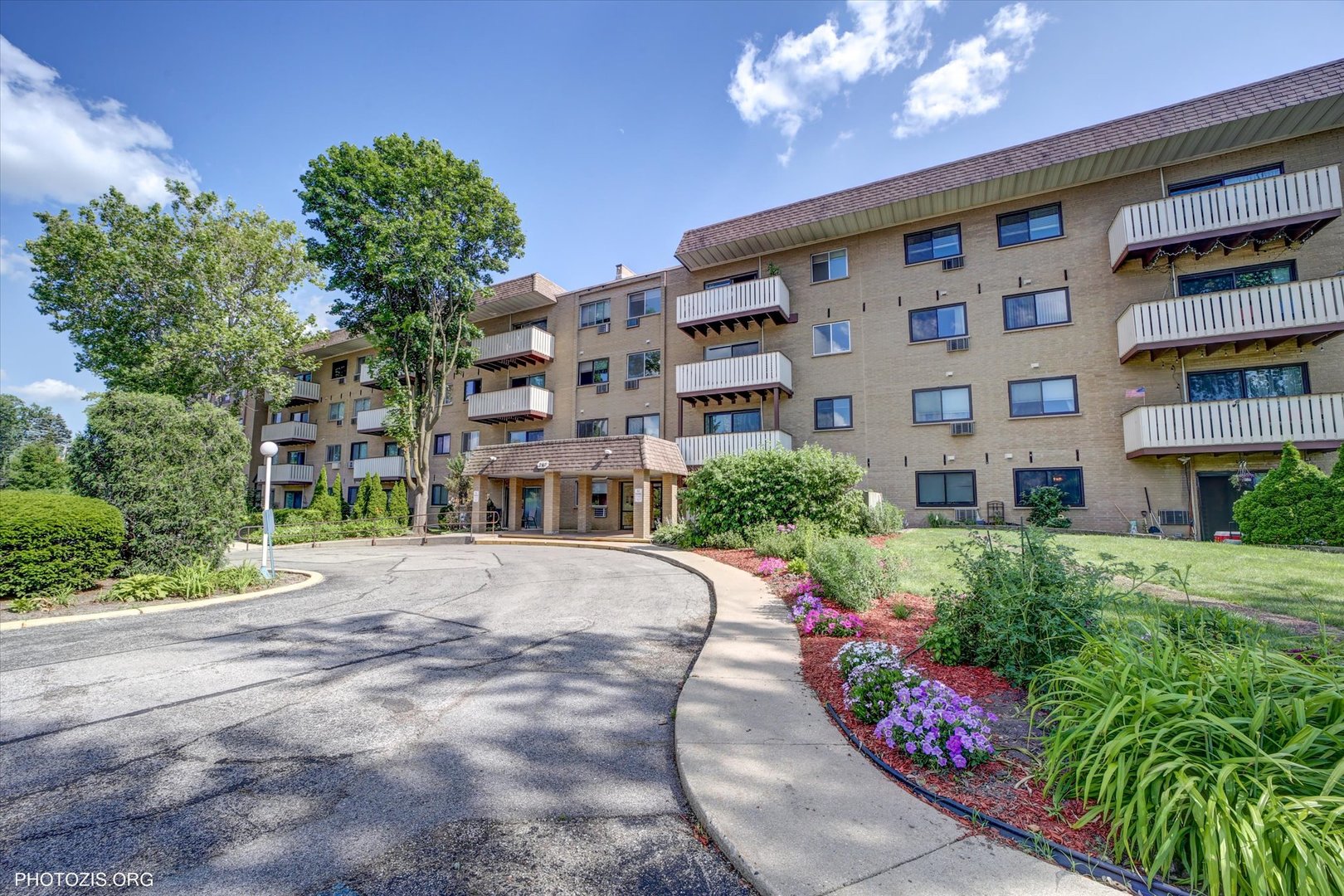 290 North Westgate Road, Unit 300 Mount Prospect, IL 60056 - Photo 1 of 25 Gallery Image 1