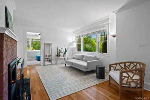 $989,000 | 367 Old Mamaroneck Road, White Plains, NY 10605