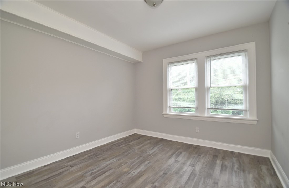 1518 South Noble Road Cleveland, OH 44121 - Photo 14 of 35 Bedroom 1
