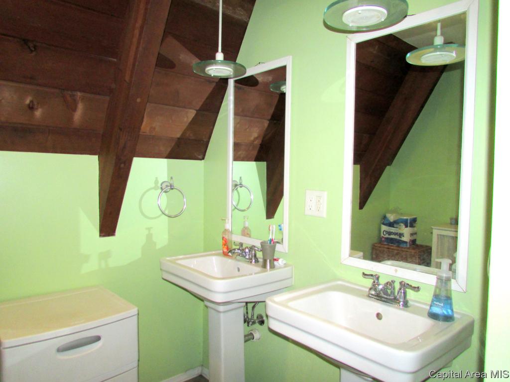 19463 Hunt Road Petersburg, IL 62675 - Photo 10 of 25 Gallery Image 10