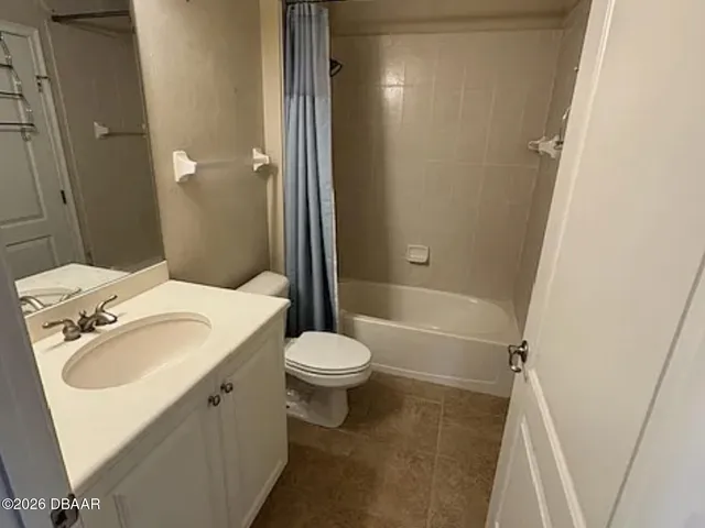 $1,975 | 424 Luna Bella Lane, Unit 411, New Smyrna Beach, FL 32168