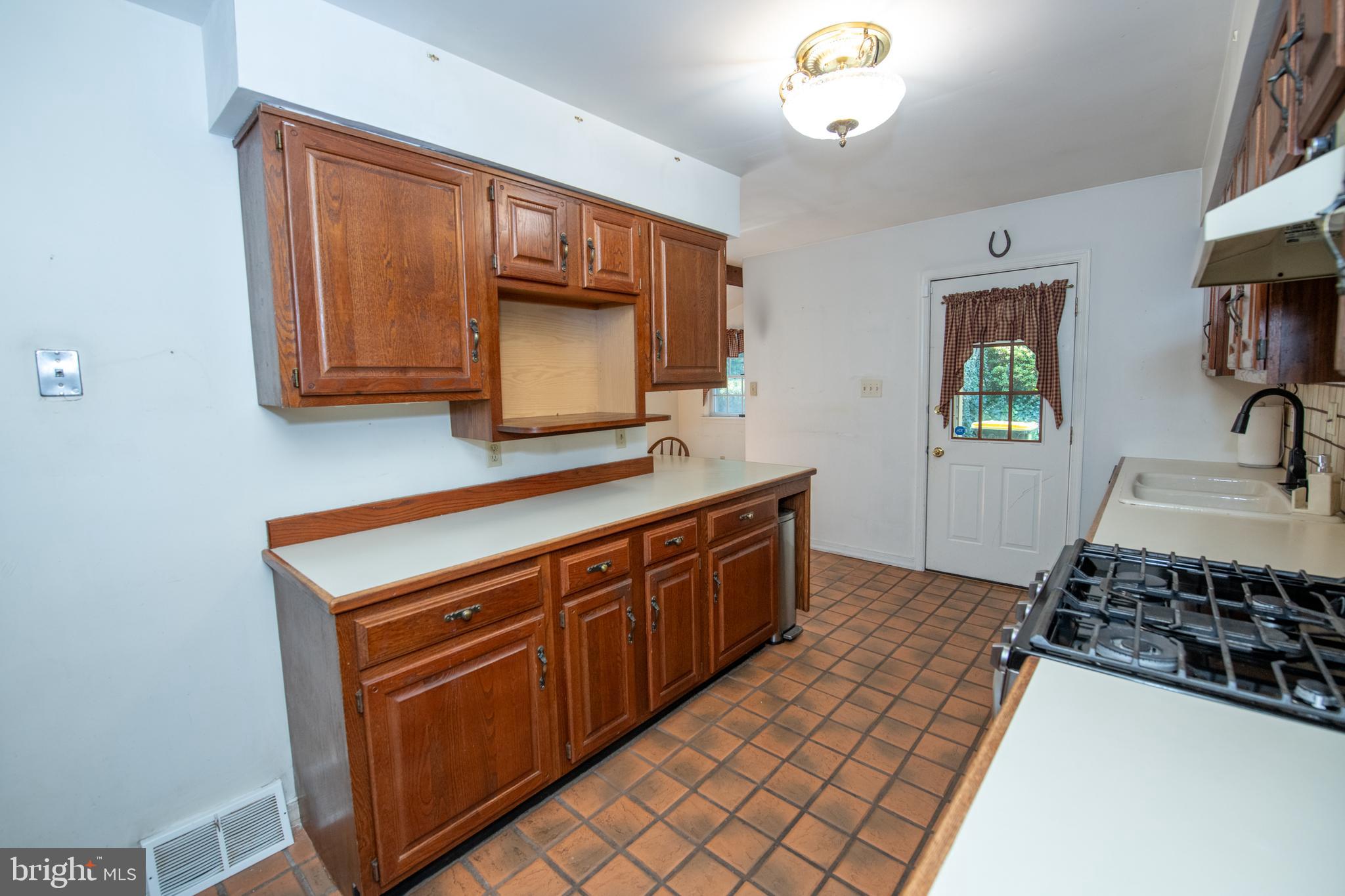 168 Sleighride Road Willow Grove, PA 19090 - Photo 12 of 39 Kitchen