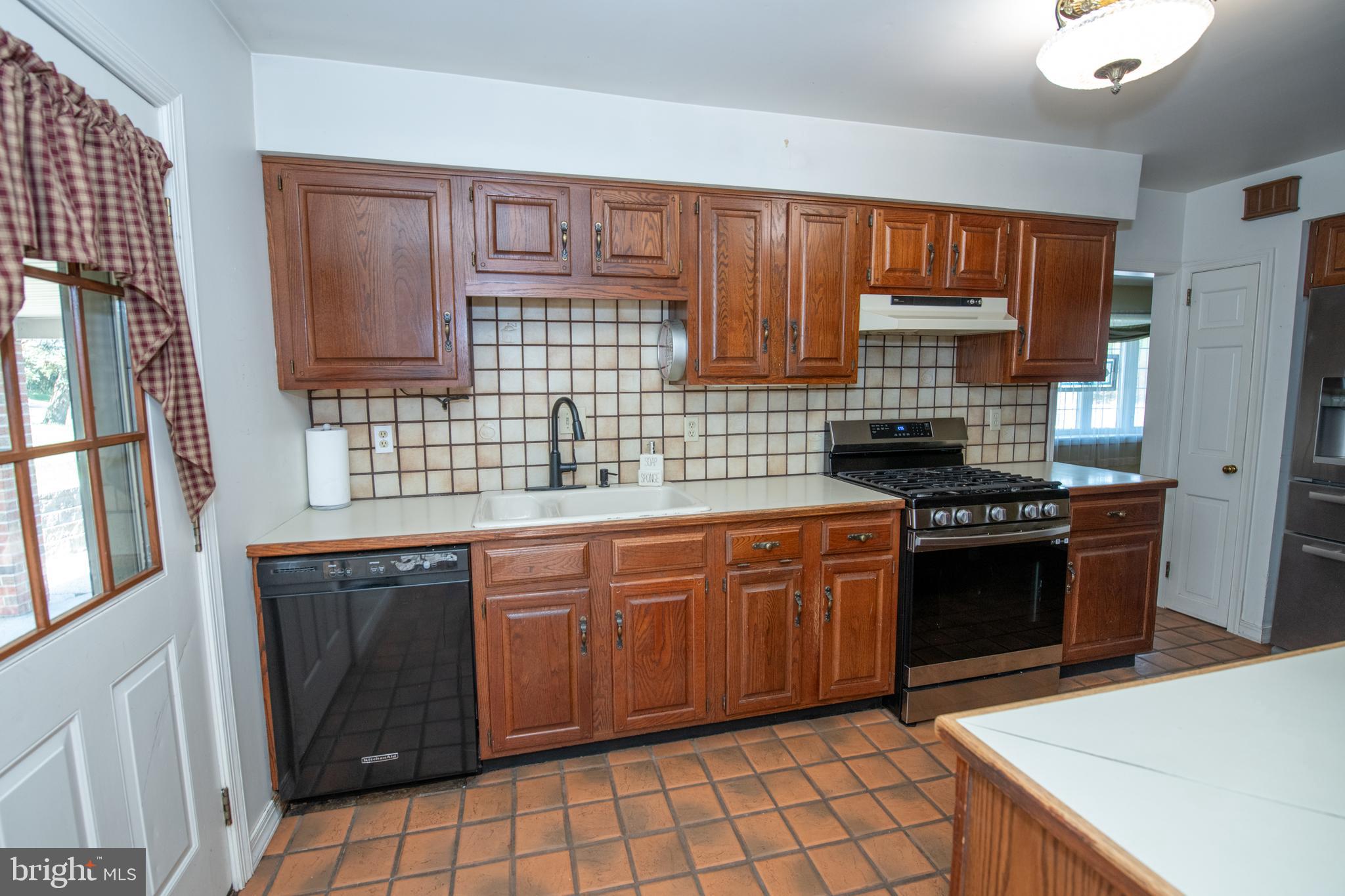 168 Sleighride Road Willow Grove, PA 19090 - Photo 14 of 39 Kitchen