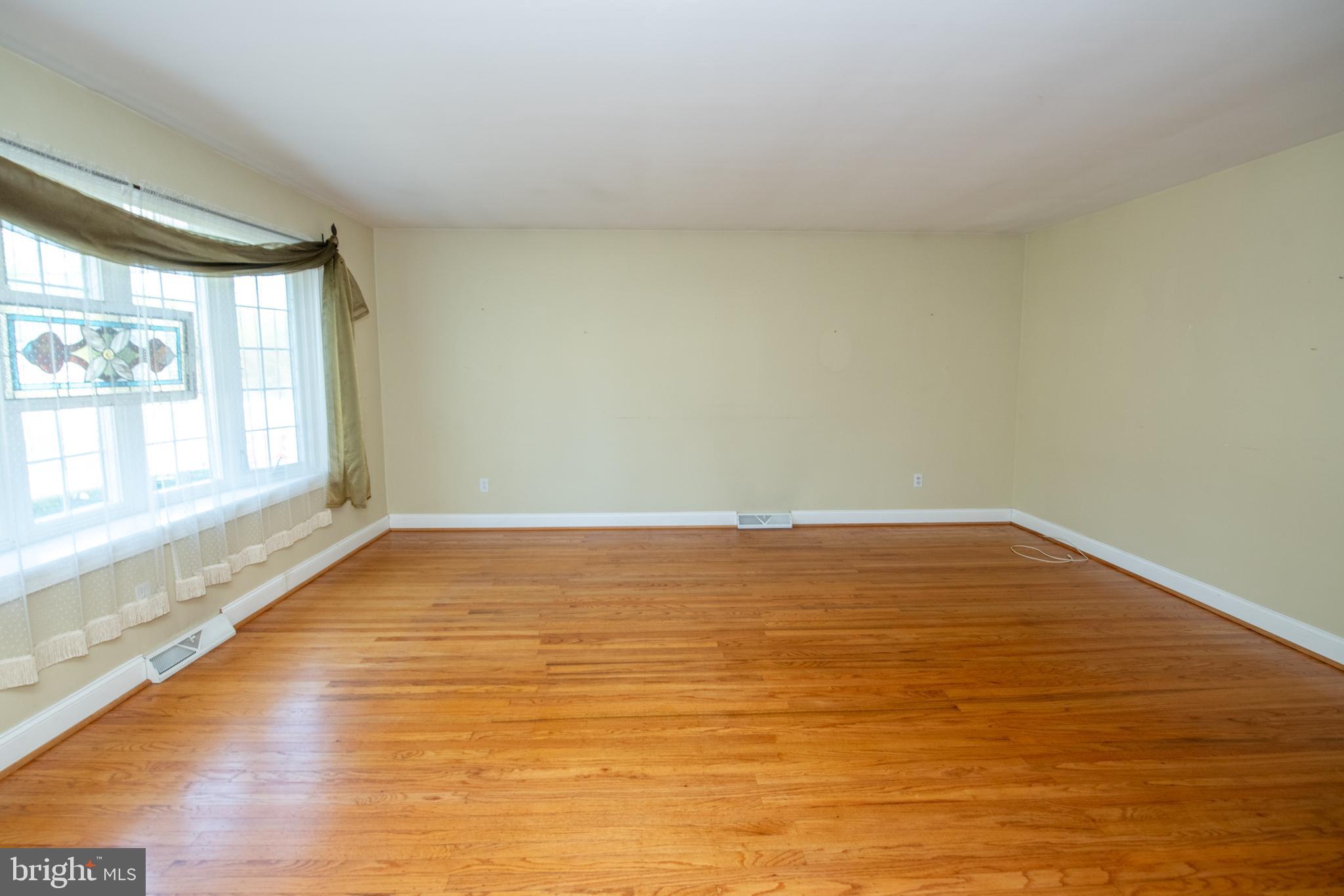 168 Sleighride Road Willow Grove, PA 19090 - Photo 21 of 39 Living Rm