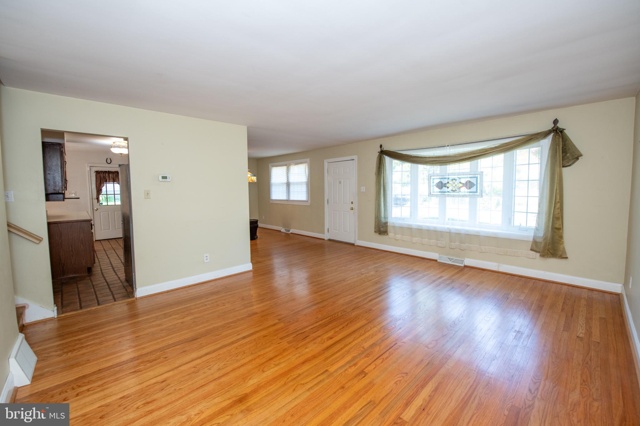 168 Sleighride Road Willow Grove, PA 19090 - Photo 22 of 39 Living Rm