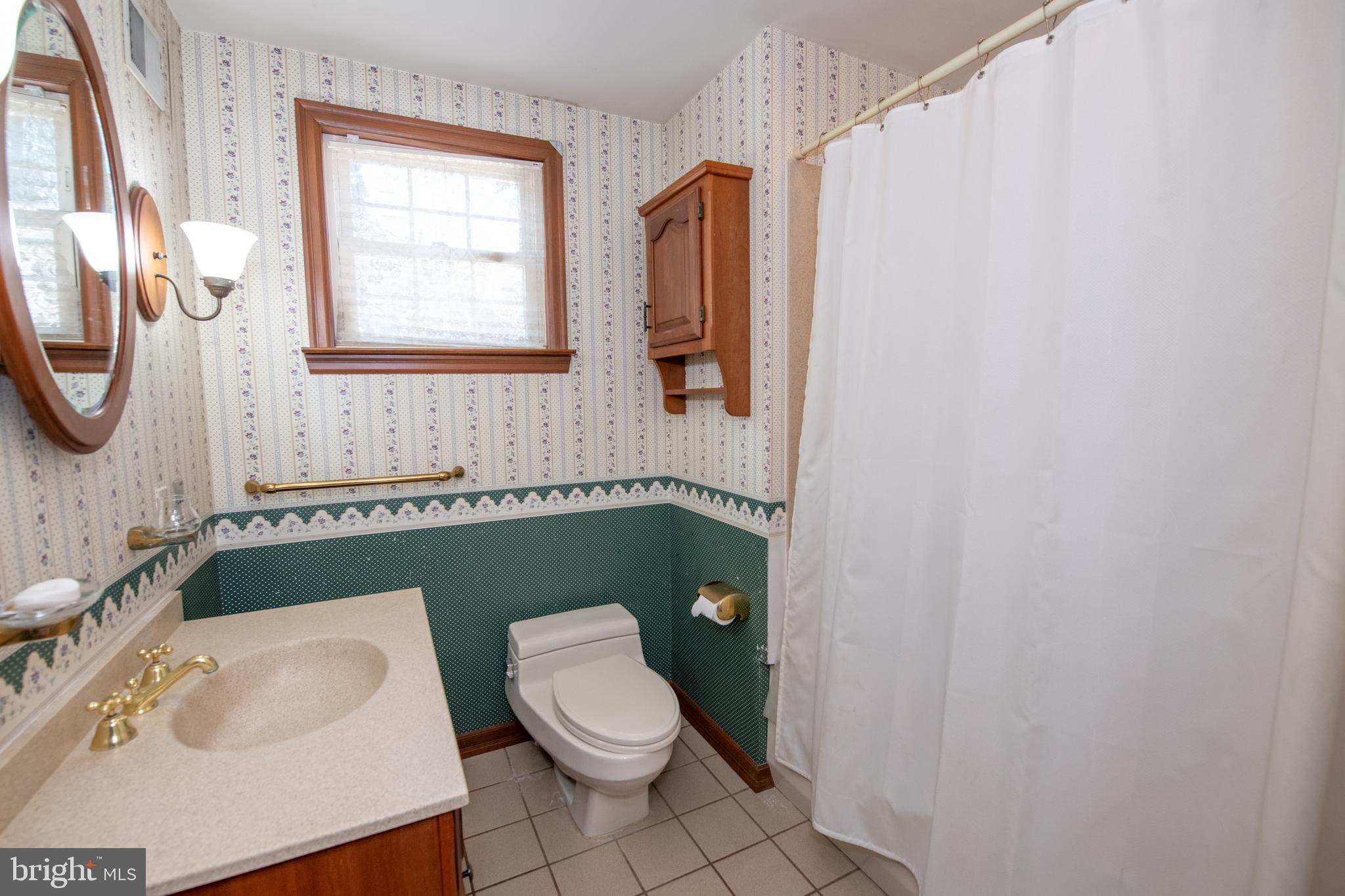 168 Sleighride Road Willow Grove, PA 19090 - Photo 30 of 39 Full Hall Bath