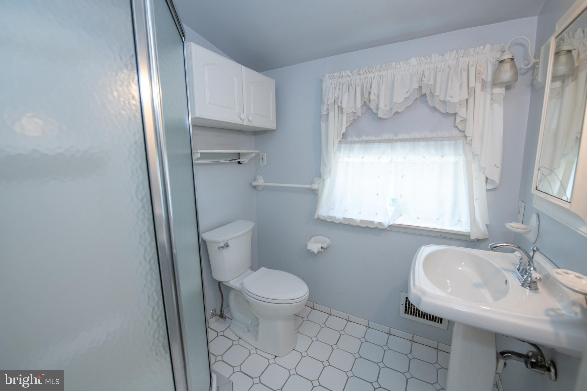 168 Sleighride Road Willow Grove, PA 19090 - Photo 31 of 39 Primary Bed Rm Bath