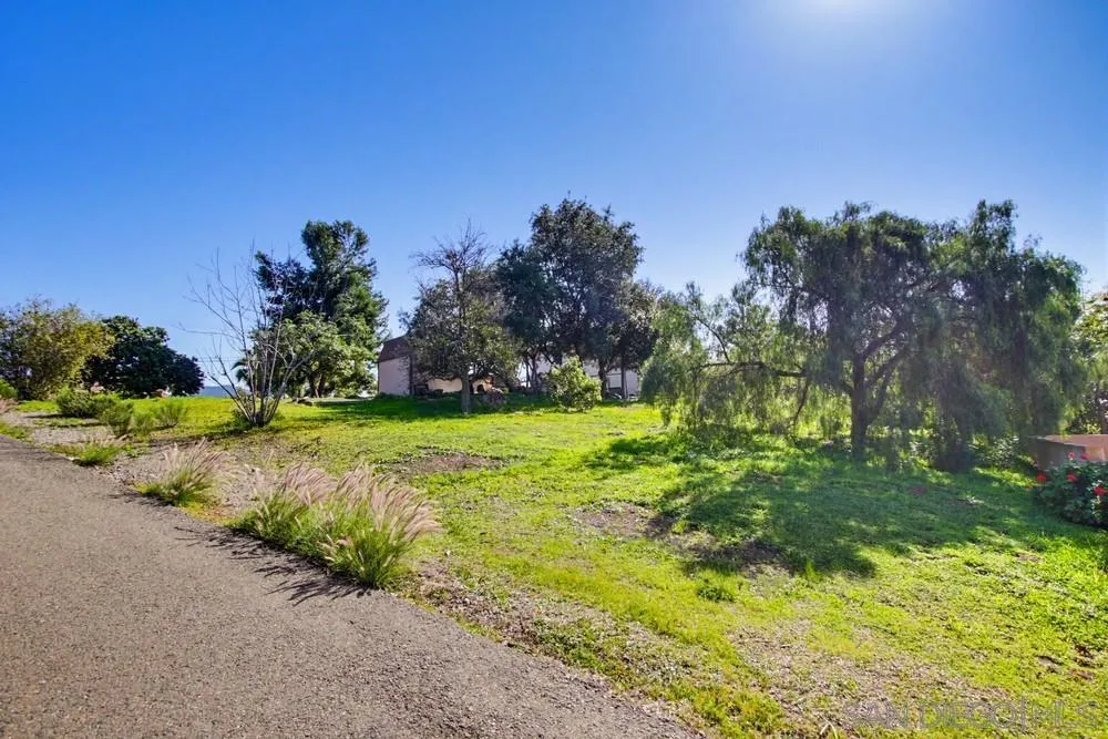 9149 Oso Road Spring Valley, CA 91977 - Photo 8 of 59 Gallery Image 8