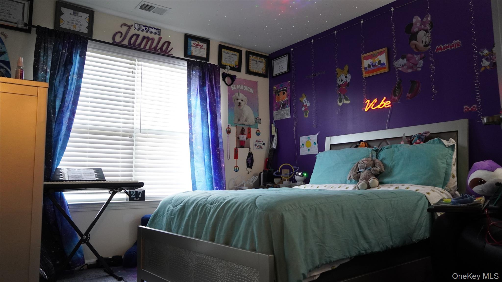 1402 Hawthorn Way New Windsor, NY 12553 - Photo 19 of 25 a bedroom with a bed and window