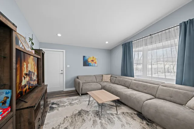 $314,900 | 2212 Fulle Street, Rolling Meadows, IL 60008