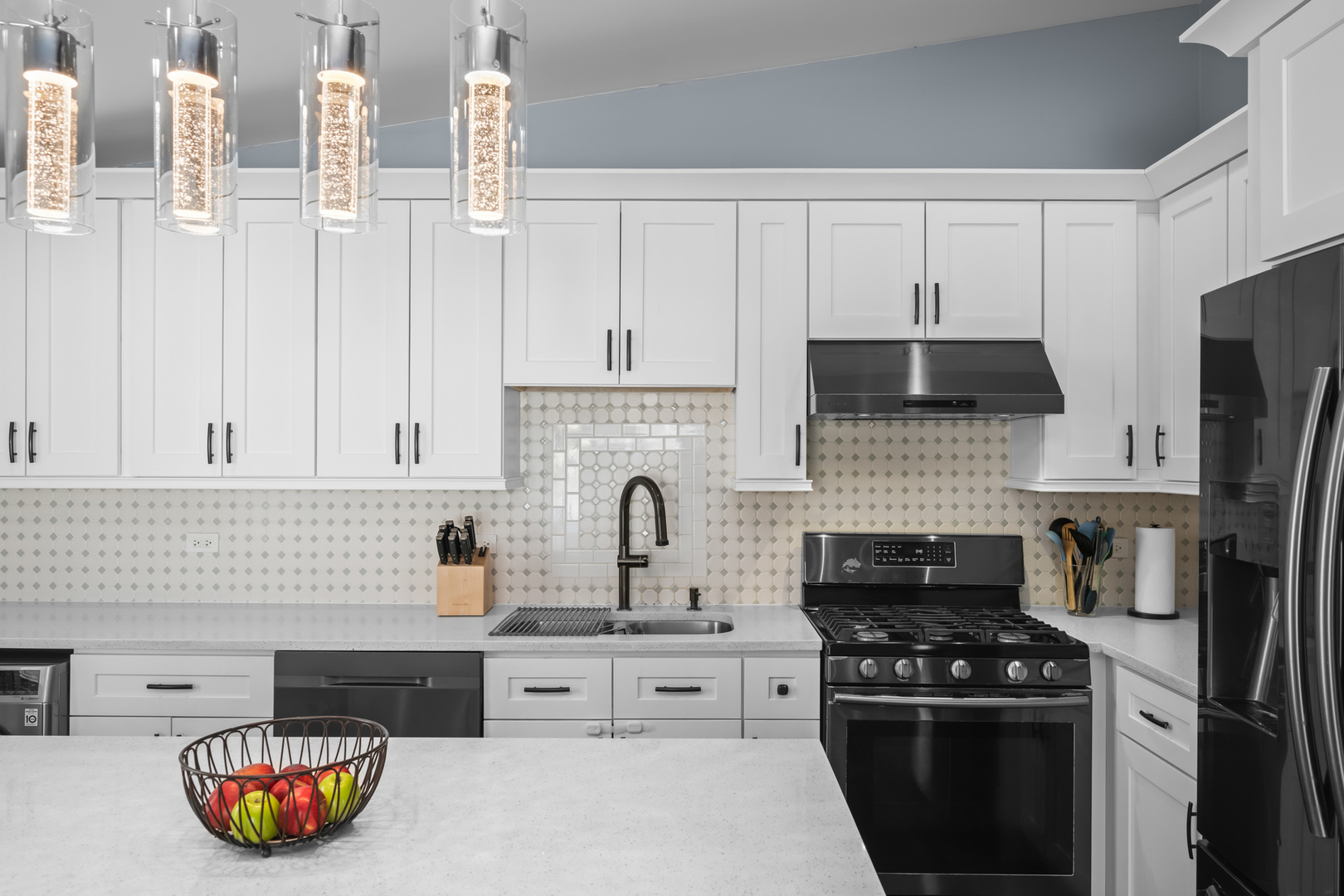 2212 Fulle Street Rolling Meadows, IL 60008 - Photo 4 of 25