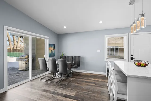 $314,900 | 2212 Fulle Street, Rolling Meadows, IL 60008