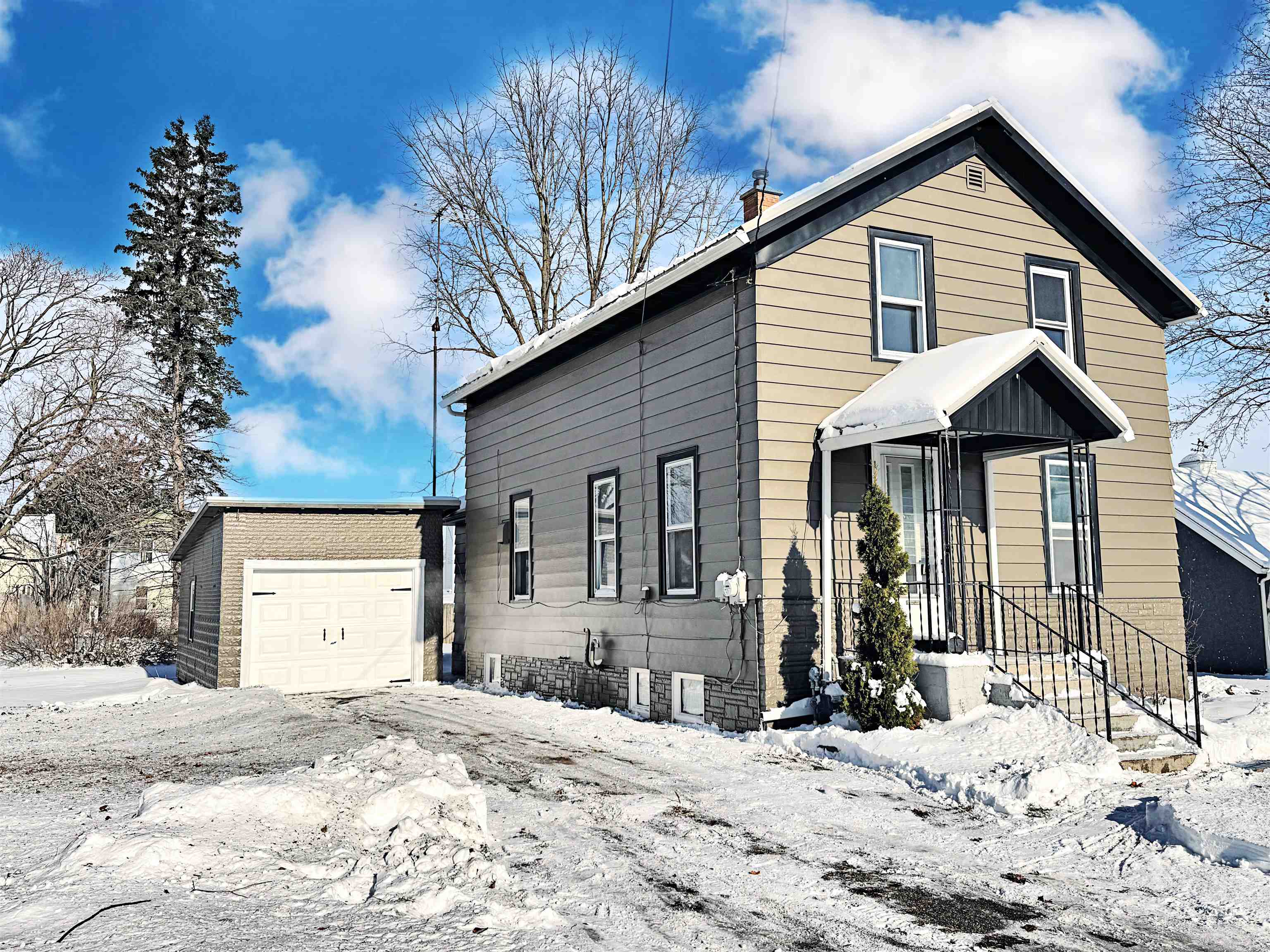 528 Madison Street Reedsville, WI 54230 - Photo 1 of 26