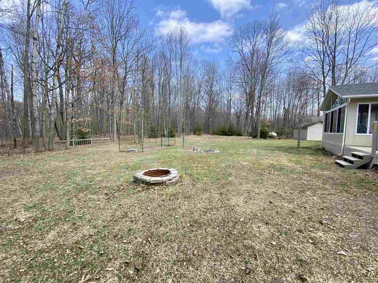 11853 30 3/4 Road Cadillac, MI 49601 - Photo 37 of 43 1885749-36.JPG