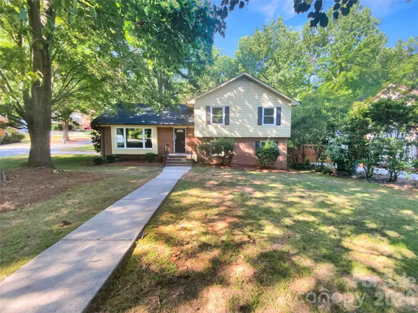 $429,000 | 7401 Limerick Drive, Charlotte, NC 28270
