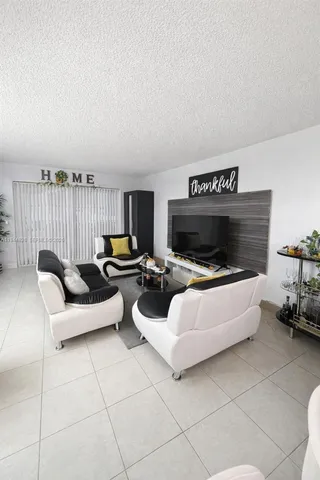 $320,000 | 8460 Southwest 154th Cir Court, Unit 121, Miami, FL 33193