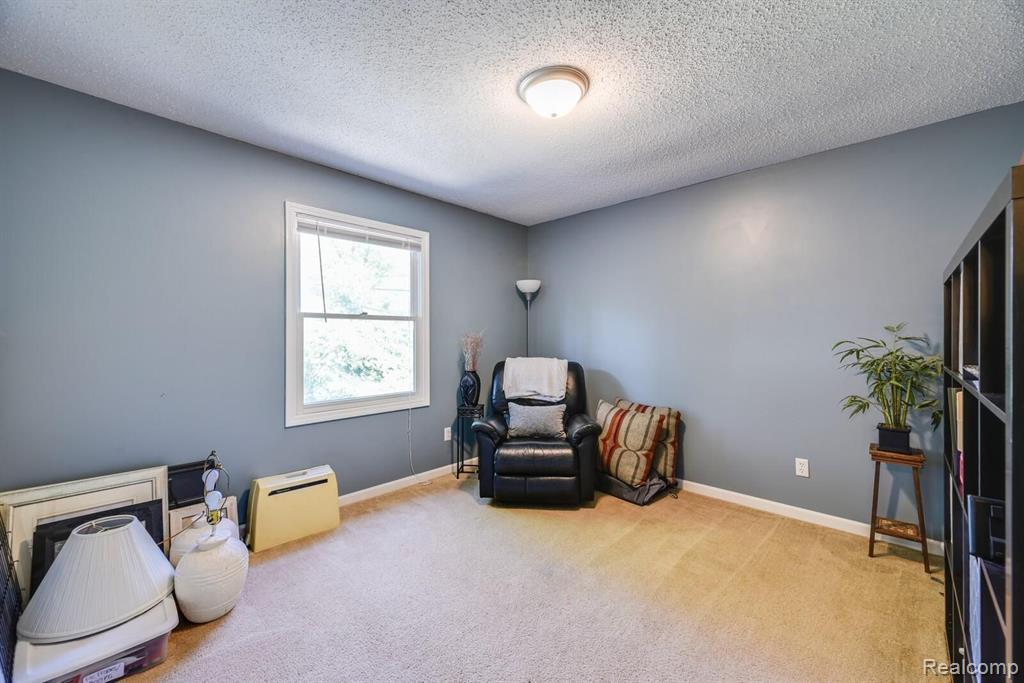 25775 South River Road Harrison Township, MI 48045 - Photo 16 of 29