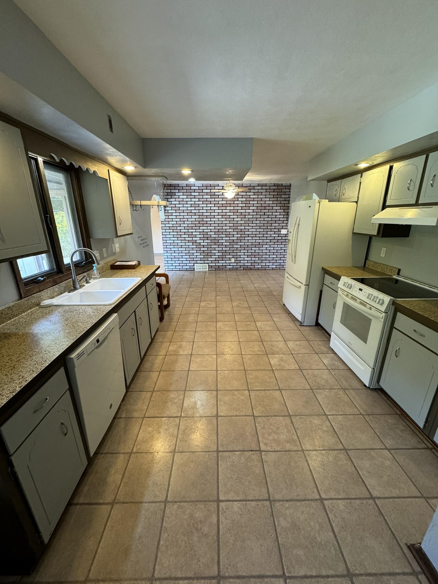 3745 Valerie Road Roscoe, IL 61073 - Photo 13 of 34 Gallery Image 13