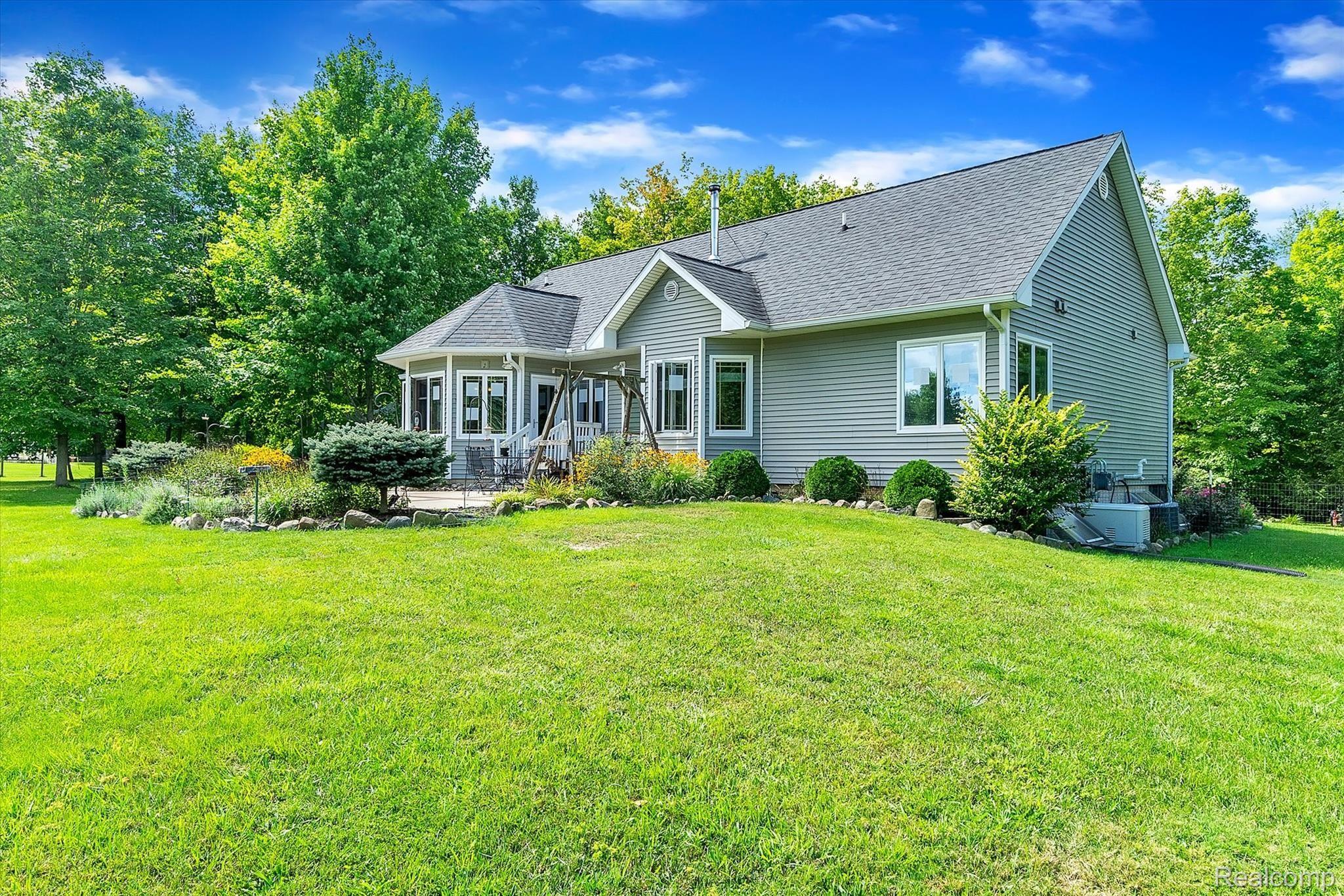 14829 Byron Road Byron, MI 48418 - Photo 26 of 40 31-14829-Byron-Rd-Bryon-MI-48418-WindowStill-Real-Estate-Photography-31.jpg