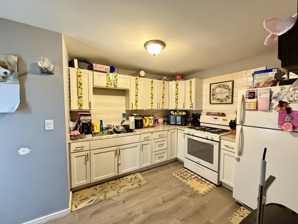 827-831 Armory Street Springfield, MA 01107 - Photo 12 of 27