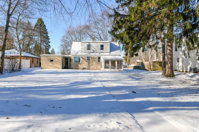 $369,900 | 137 South Green Bay Road, Mount Pleasant, WI 53406