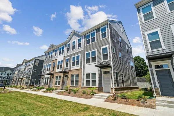 $2,446 | 4375 Raleigh Street, Unit C1, Charlotte, NC 28213