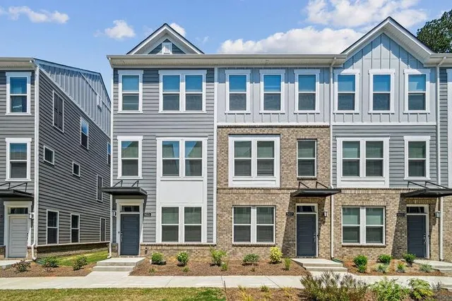 $2,495 | 4375 Raleigh Street, Unit C1, Charlotte, NC 28213