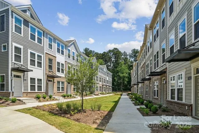 $2,495 | 4375 Raleigh Street, Unit C1, Charlotte, NC 28213