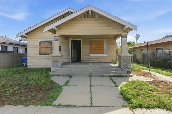 $600,000 | 2064 Myrtle Avenue, Long Beach, CA 90806