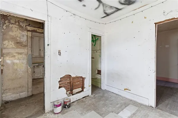 $600,000 | 2064 Myrtle Avenue, Long Beach, CA 90806