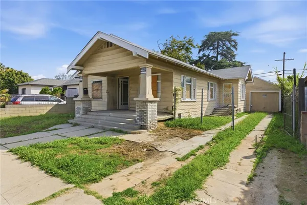 $600,000 | 2064 Myrtle Avenue, Long Beach, CA 90806