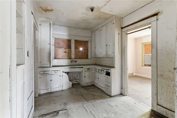 $600,000 | 2064 Myrtle Avenue, Long Beach, CA 90806