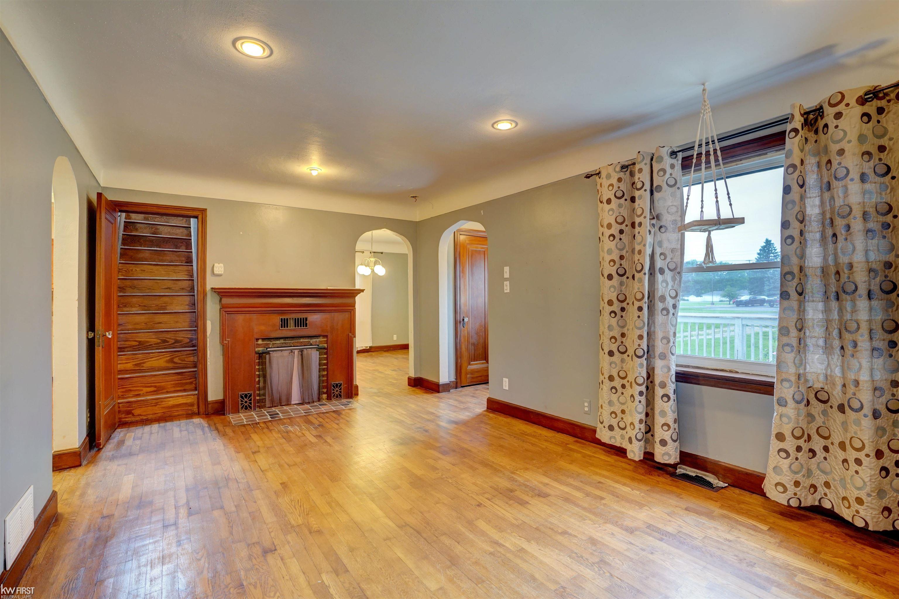 5270 Richfield Road Flint, MI 48506 - Photo 12 of 52 50152001-44ee07e2-1bd9-4771-86c7-bc3070677d41.JPG